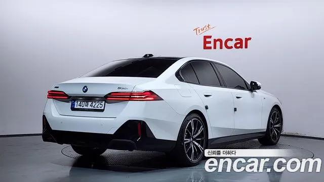 BMW 5-Series 5 серия (G60) 530i xDrive M Sport — Фото автомобиля 2