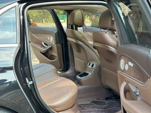 Mercedes-Benz E-Class — Фото автомобиля 9