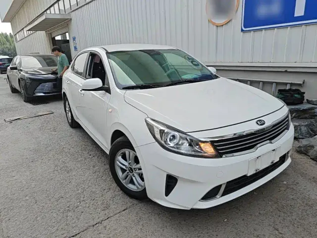 Kia Forte — Фото автомобиля 3
