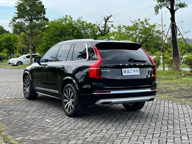 Volvo XC90 — Фото автомобиля 14