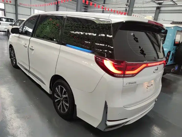 GAC Trumpchi M8 — Фото автомобиля 4