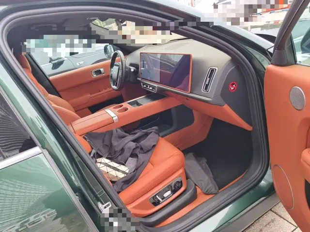Li Auto L9 — Фото автомобиля 19