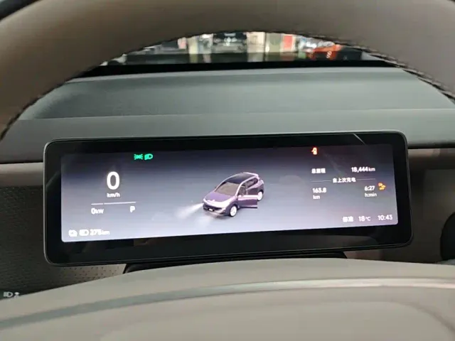 Leapmotor B10 — Фото автомобиля 11