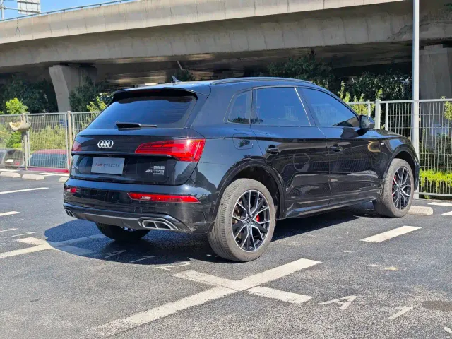 Audi Q5L — Фото автомобиля 9