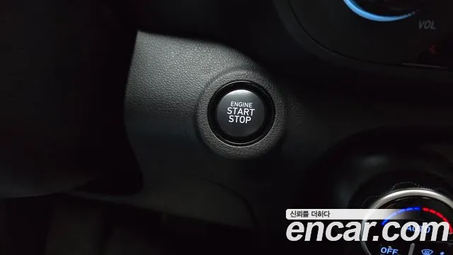 Hyundai Venue — Фото автомобиля 25