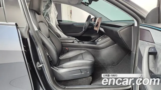 Tesla Model Y — Фото автомобиля 22