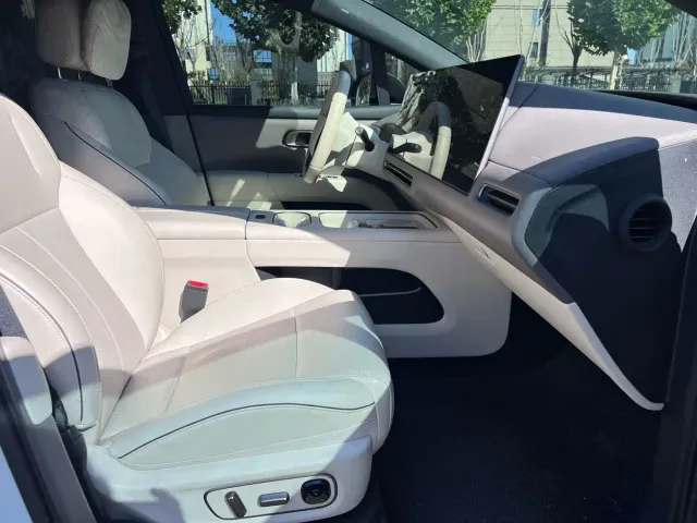 Li Auto i6 — Фото автомобиля 11