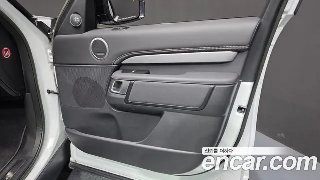 Land Rover Discovery — Фото автомобиля 20