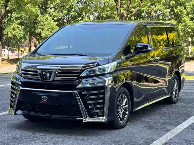 Toyota Vellfire — Фото автомобиля 3