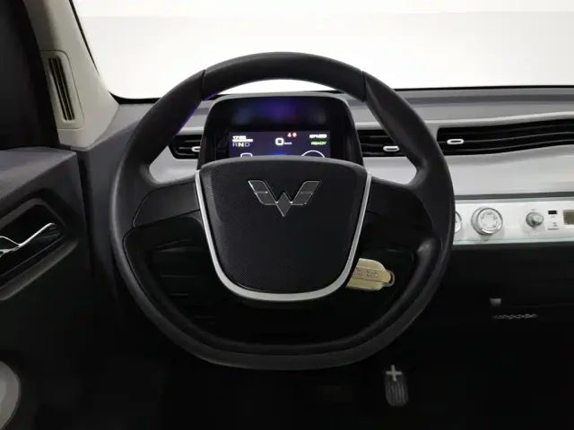 Wuling Hongguang Mini EV — Фото автомобиля 11