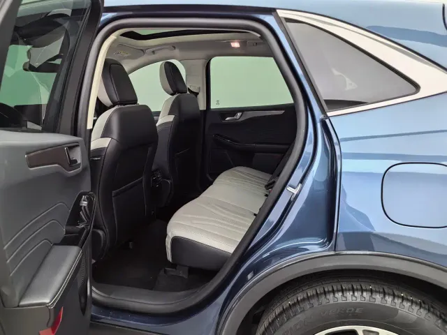 Ford Escape — Фото автомобиля 13