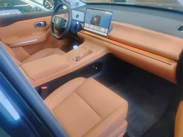 Leapmotor C10 — Фото автомобиля 8