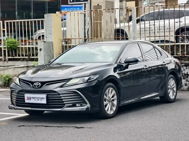 Toyota Camry 2021 2.0G Luxury Edition — Фото автомобиля 2