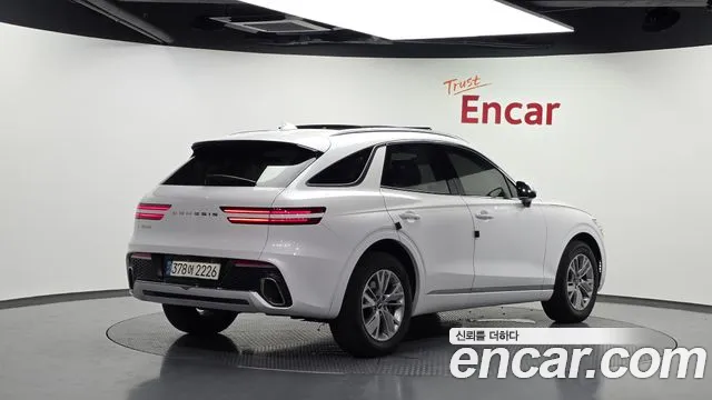 Genesis GV70 2.5T Бензин 2WD — Фото автомобиля 2