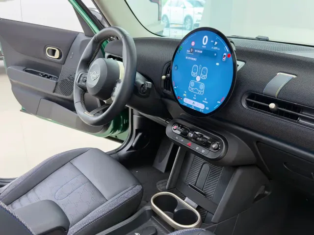 MINI Hatch — Фото автомобиля 14