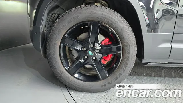 Land Rover Defender — Фото автомобиля 5
