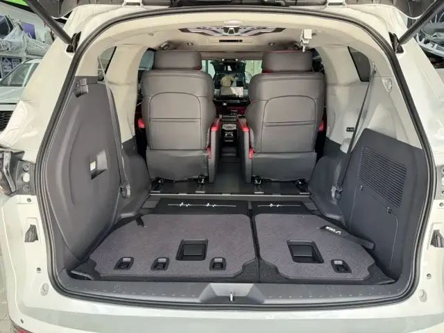 Toyota Sienna — Фото автомобиля 2
