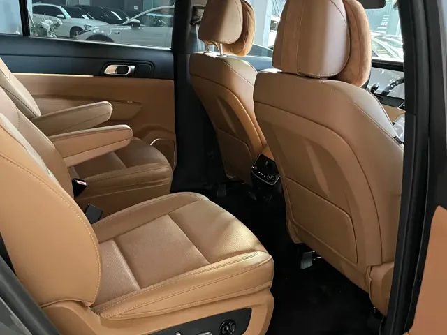 Li Auto ONE — Фото автомобиля 21