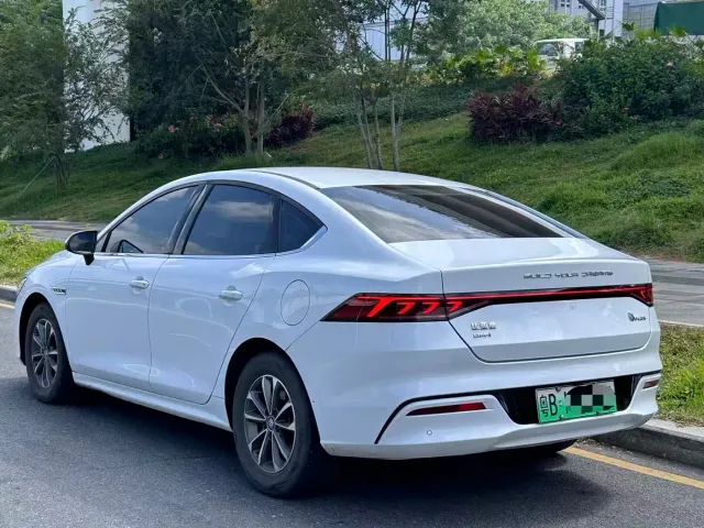 BYD Qin PLUS — Фото автомобиля 4