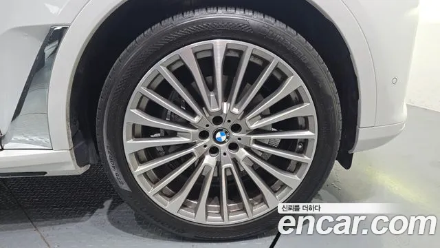 BMW X7 — Фото автомобиля 17
