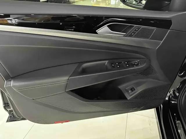 Volkswagen Passat — Фото автомобиля 6
