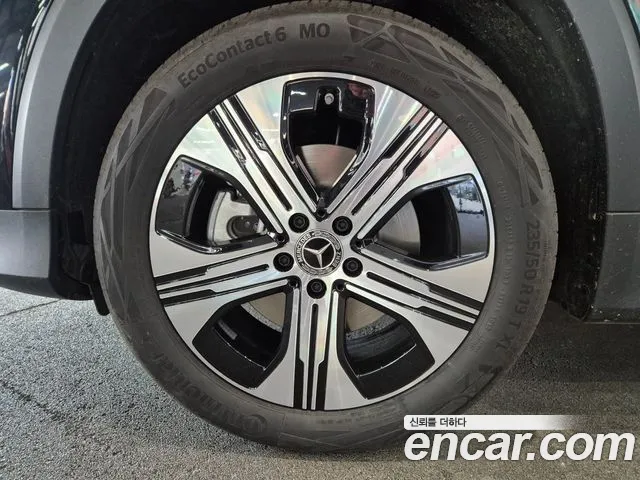 Mercedes-Benz EQB — Фото автомобиля 5