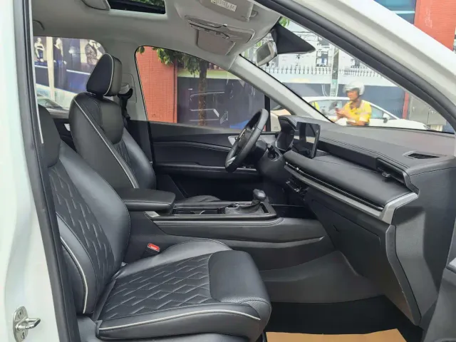 Wuling Jiachen — Фото автомобиля 8