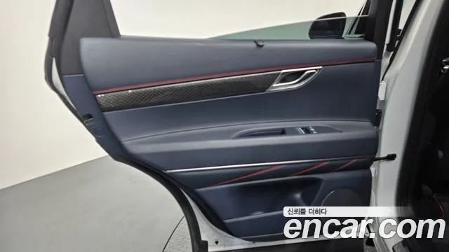 Genesis GV80 — Фото автомобиля 23