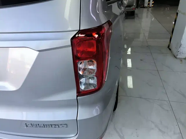 Wuling Hongguang — Фото автомобиля 7
