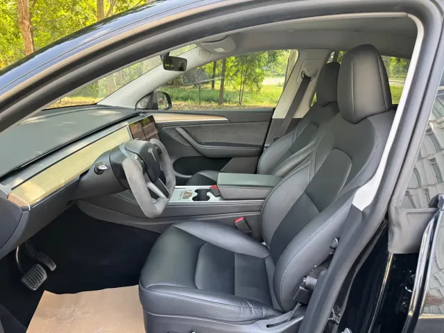 Tesla Model Y — Фото автомобиля 5