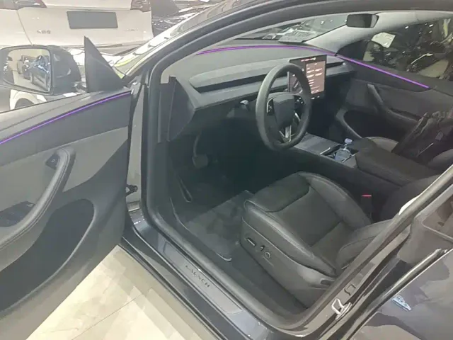 Tesla Model Y — Фото автомобиля 15