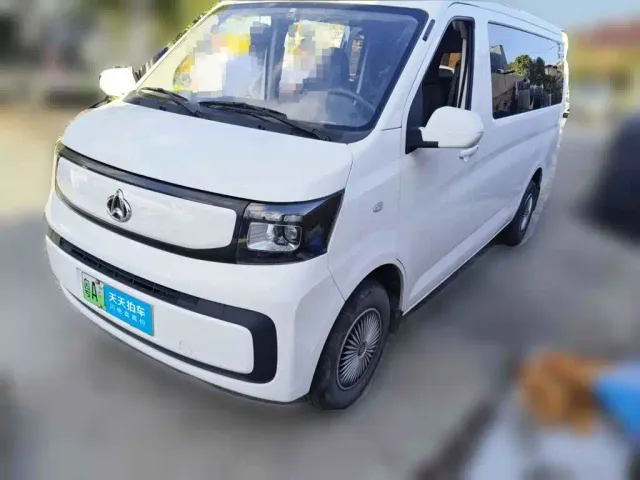 Фотография автомобиля — Changan Ruixing EM80