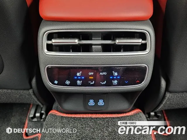 Genesis GV70 — Фото автомобиля 15