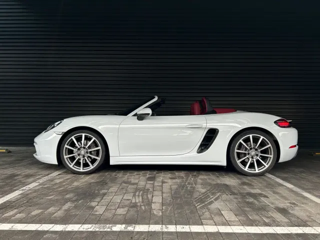 Porsche 718 — Фото автомобиля 2