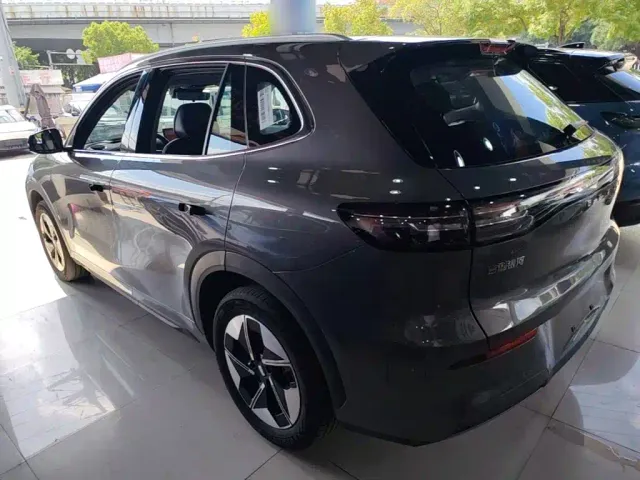 Geely Galaxy E5 — Фото автомобиля 4