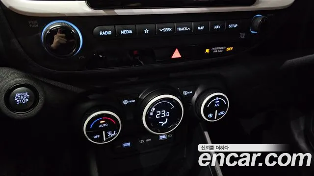 Hyundai Venue — Фото автомобиля 28