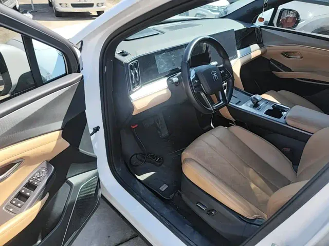 BYD Song L DM-i — Фото автомобиля 15