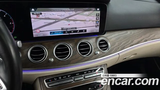 Mercedes-Benz E-Class — Фото автомобиля 14