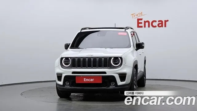 Jeep Renegade — Фото автомобиля 3