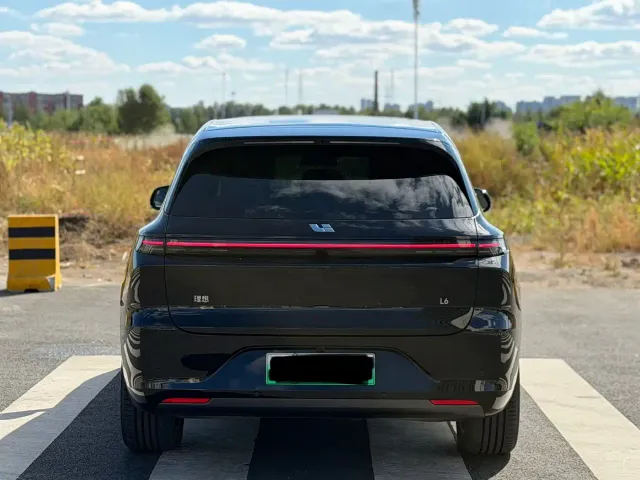 Li Auto L6 — Фото автомобиля 5