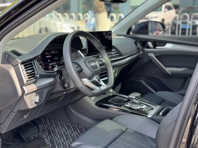 Audi Q5L — Фото автомобиля 9