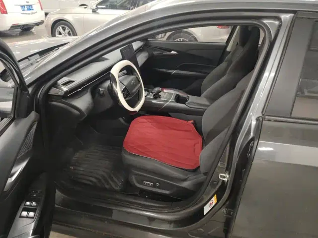 Changan Qiyuan A05 — Фото автомобиля 9