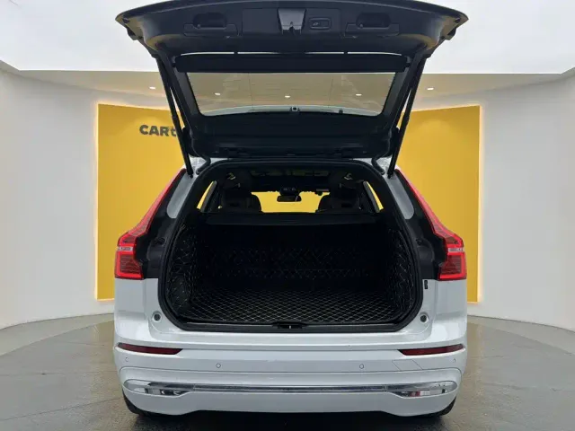 Volvo XC60 — Фото автомобиля 4