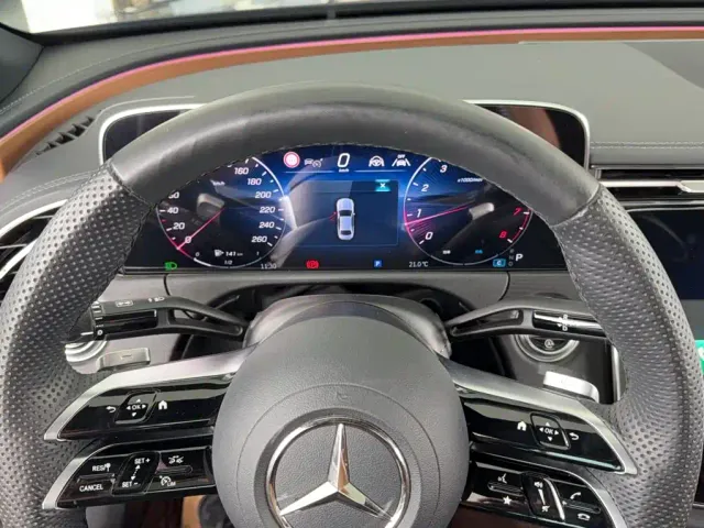 Mercedes-Benz E-Class — Фото автомобиля 5