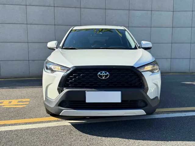 Toyota Corolla Cross — Фото автомобиля 2