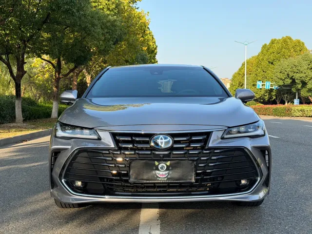 Toyota Avalon — Фото автомобиля 2