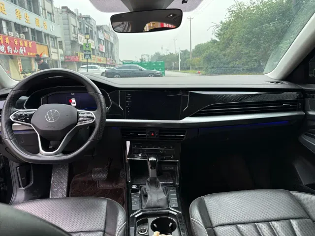 Volkswagen Passat — Фото автомобиля 5