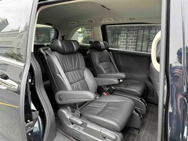 Honda Odyssey — Фото автомобиля 19