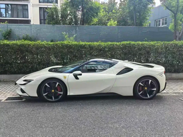 Ferrari SF90 — Фото автомобиля 2