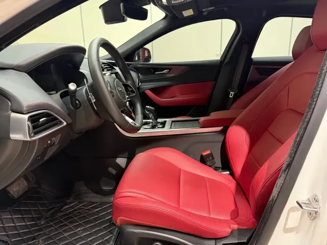 Jaguar XEL — Фото автомобиля 7